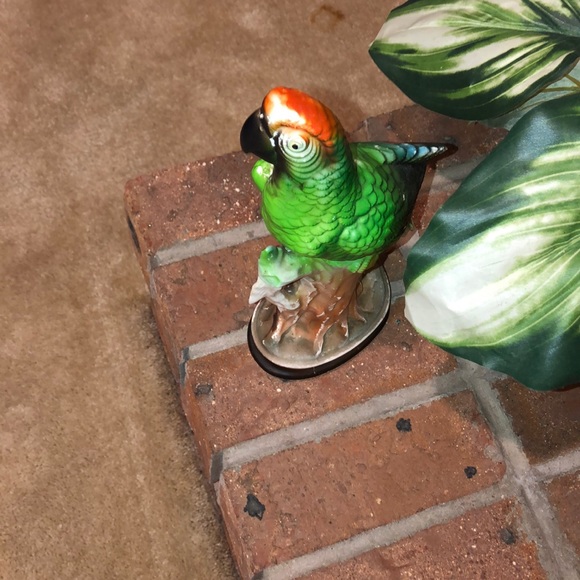 🦅 Bird Figurine